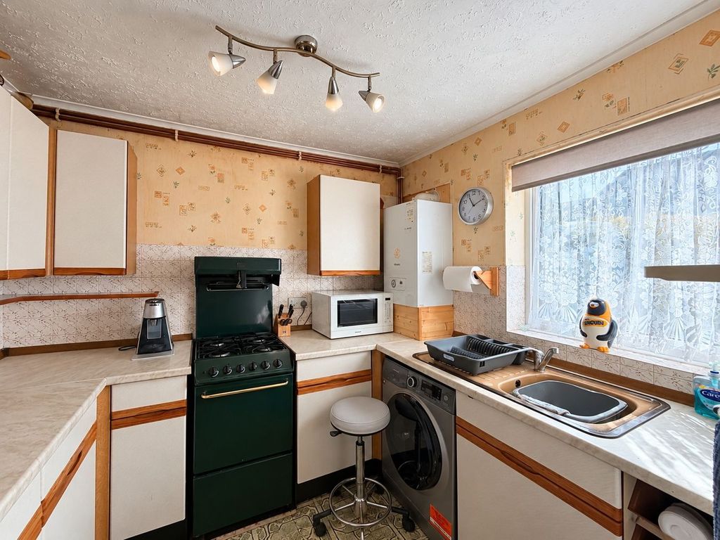 Property photo 3 of 12