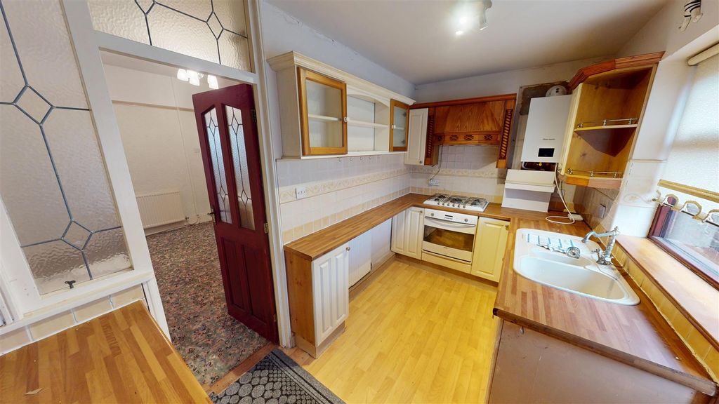 Property photo 3 of 22 Garswood Road Kitchen