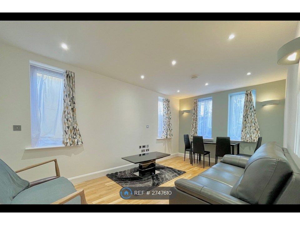 Property photo 2 of 8