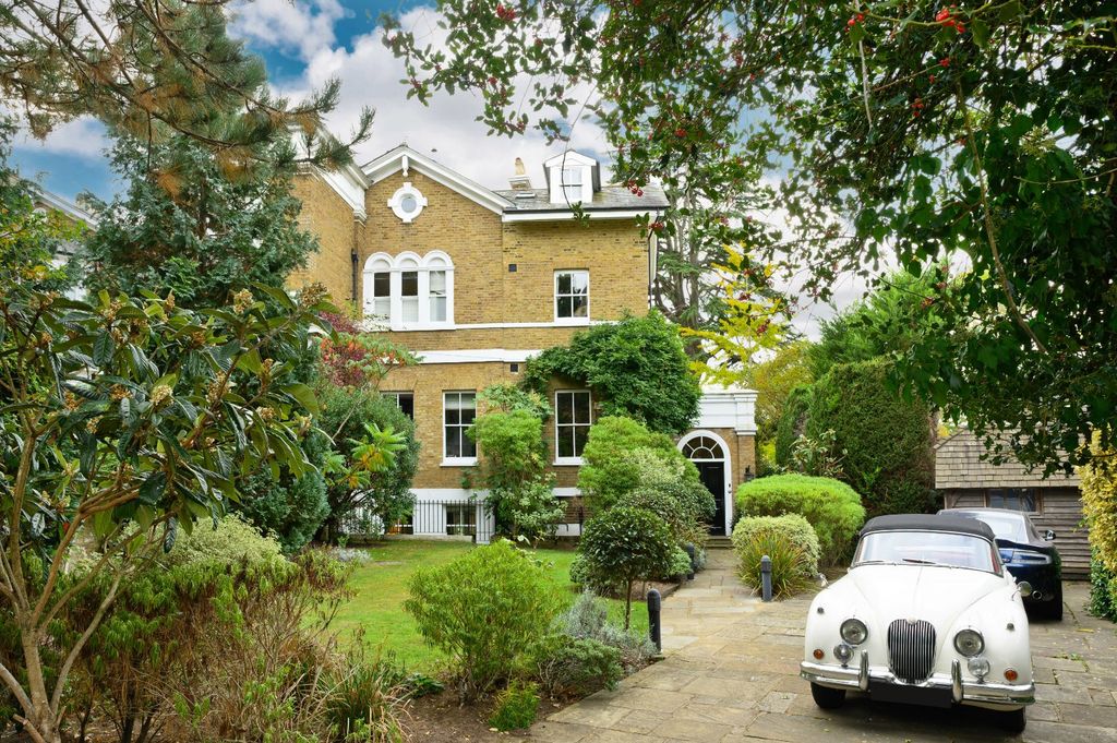 Property photo 1 of 33 Front Aspect