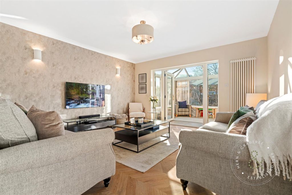 Property photo 2 of 41 Oakfields (4).Jpg