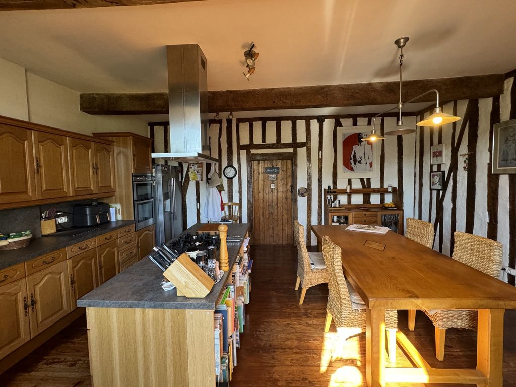 Property photo 2 of 28