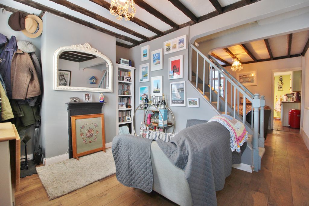 Property photo 2 of 16