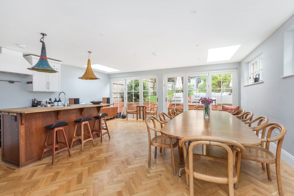 Property photo 2 of 21 4083851