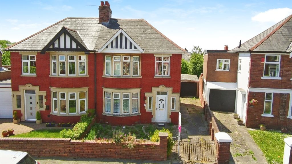 Property photo 1 of 17