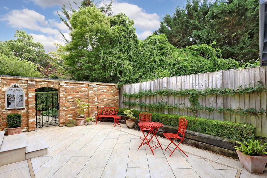 Additional image 23 of 4 bed detached house for saleCourt Road, Maidenhead, Berkshire SL6