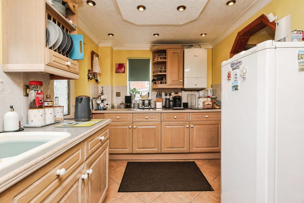 Property photo 2 of 20 Pbox-Img.Jpg