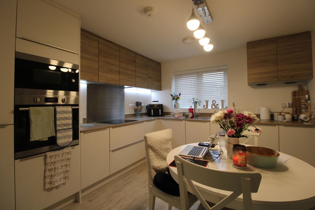 Property photo 3 of 14 Kitchen