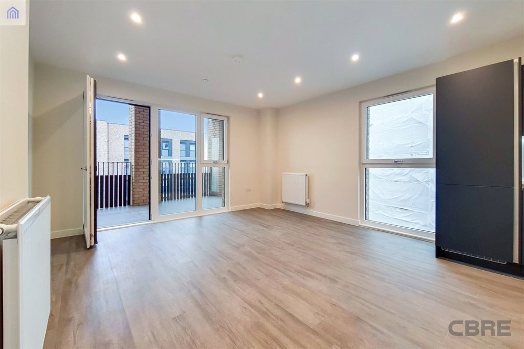 Property photo 2 of 17 Picture No. 28