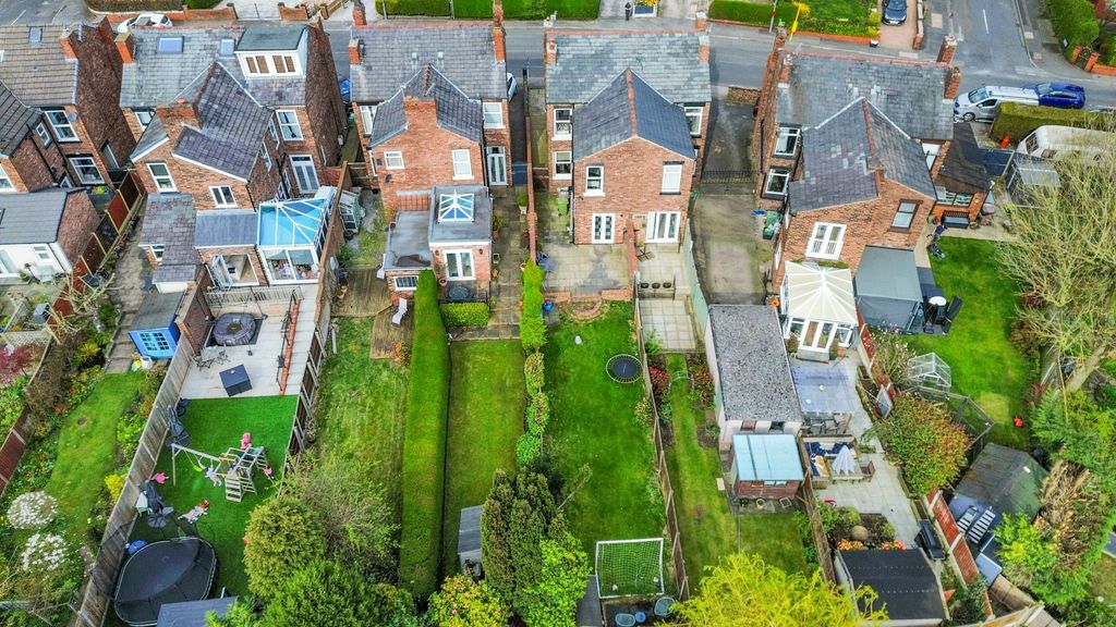 Property photo 2 of 27