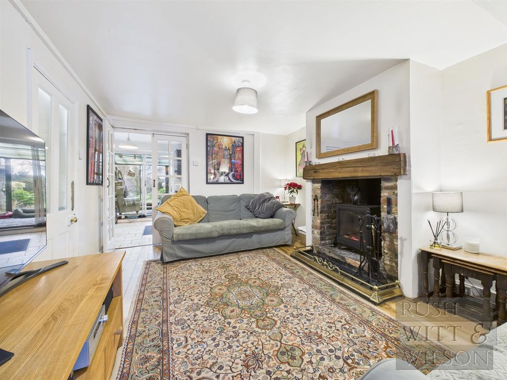 Property photo 3 of 27