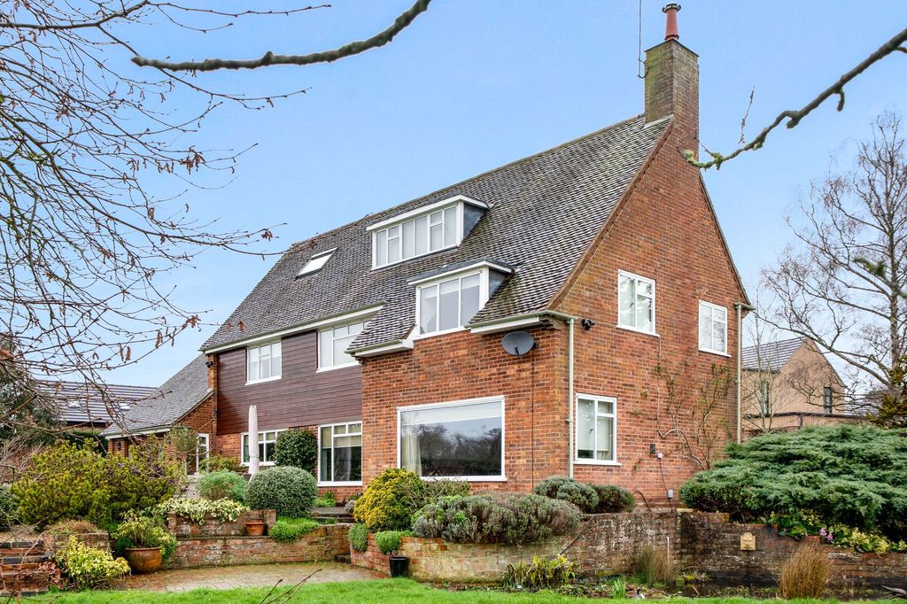 Property photo 1 of 30 Chevington Mead