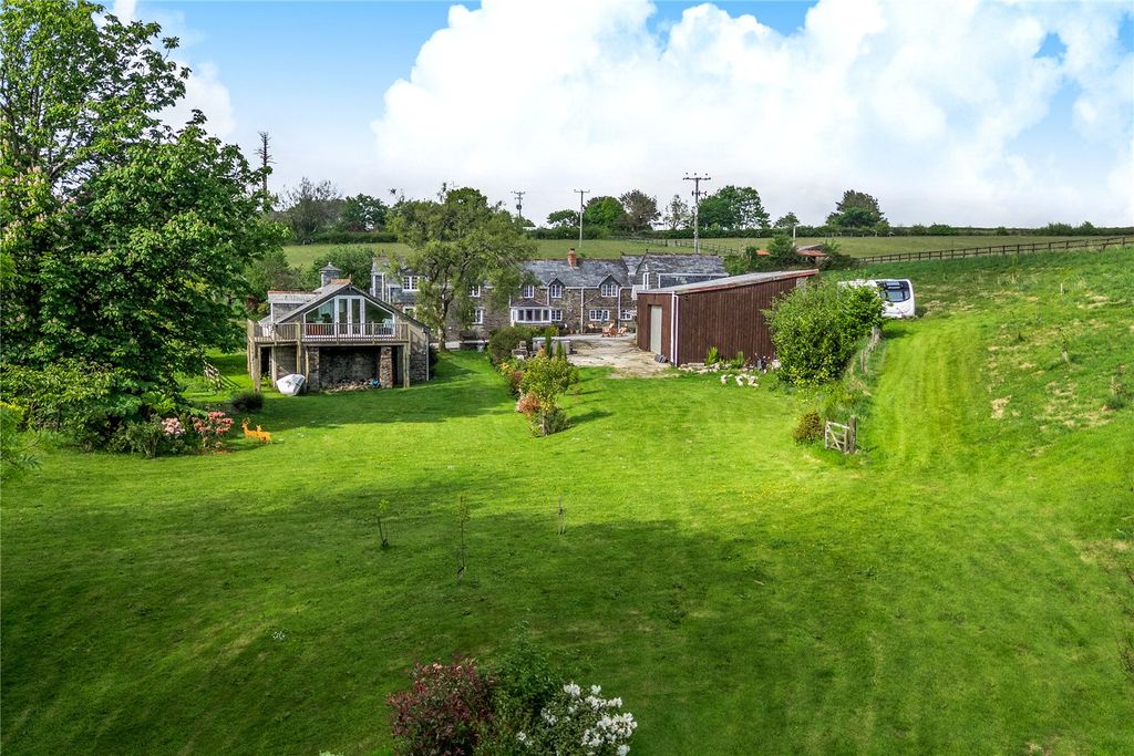 Property photo 2 of 24 Gardens