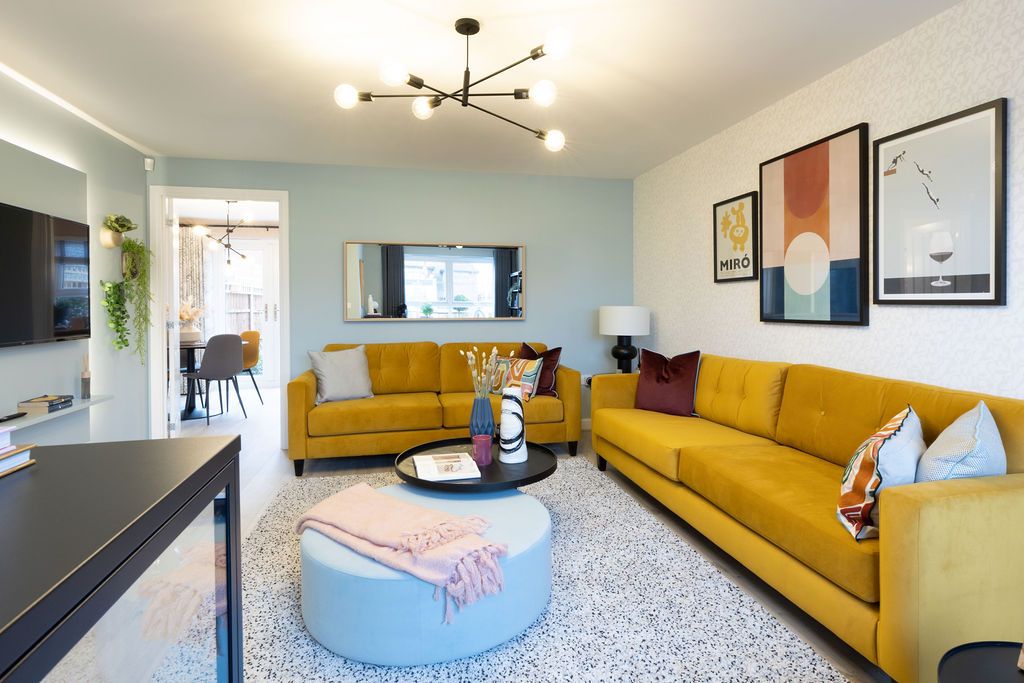 Property photo 3 of 7 Maidstone Sh Lounge