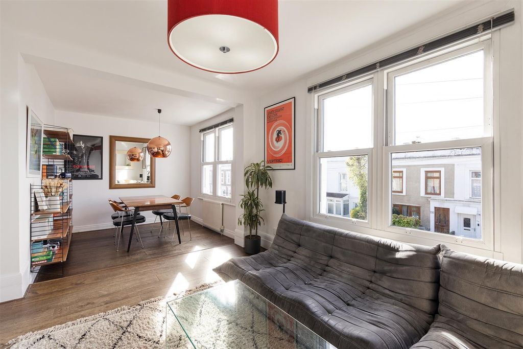 Property photo 2 of 45 Maynard Road, E17