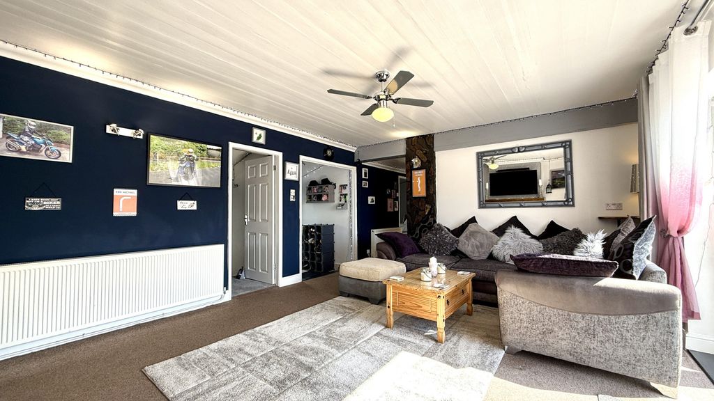Property photo 2 of 30