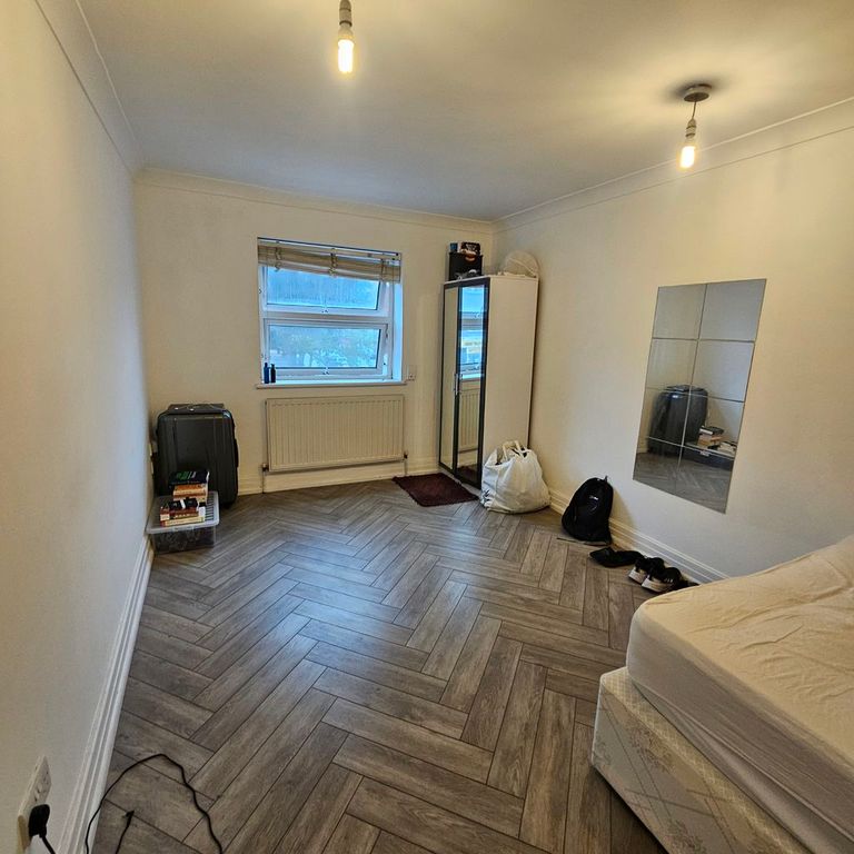 Property photo 3 of 3 Bedroom