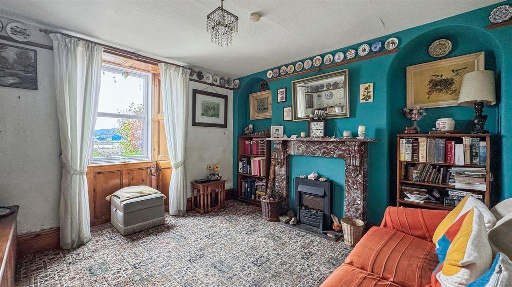 Property photo 2 of 21