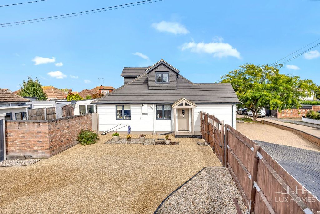 Property photo 2 of 23