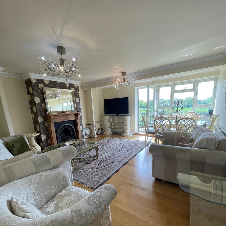 Property photo 2 of 5
