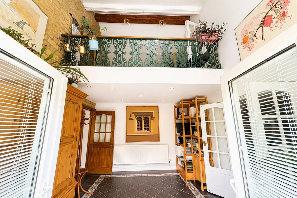 Property photo 3 of 55