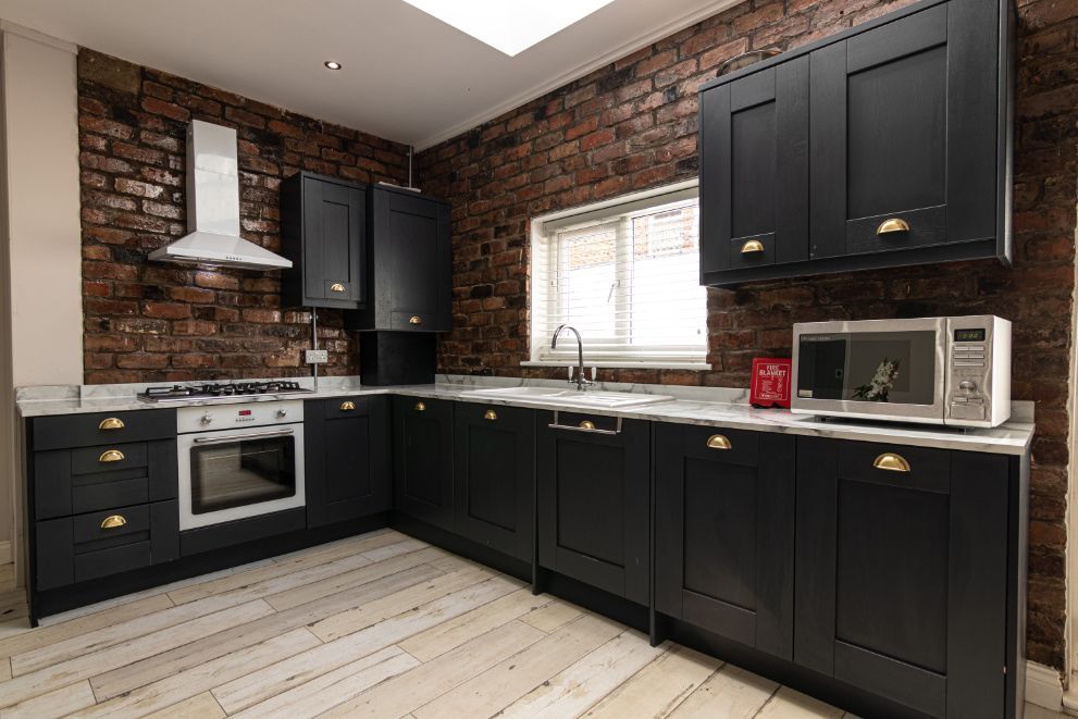 Property photo 3 of 13 45 Portman Road