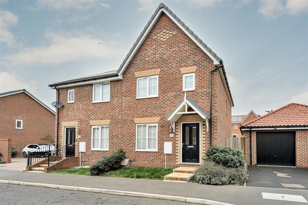 Property photo 1 of 15 Front