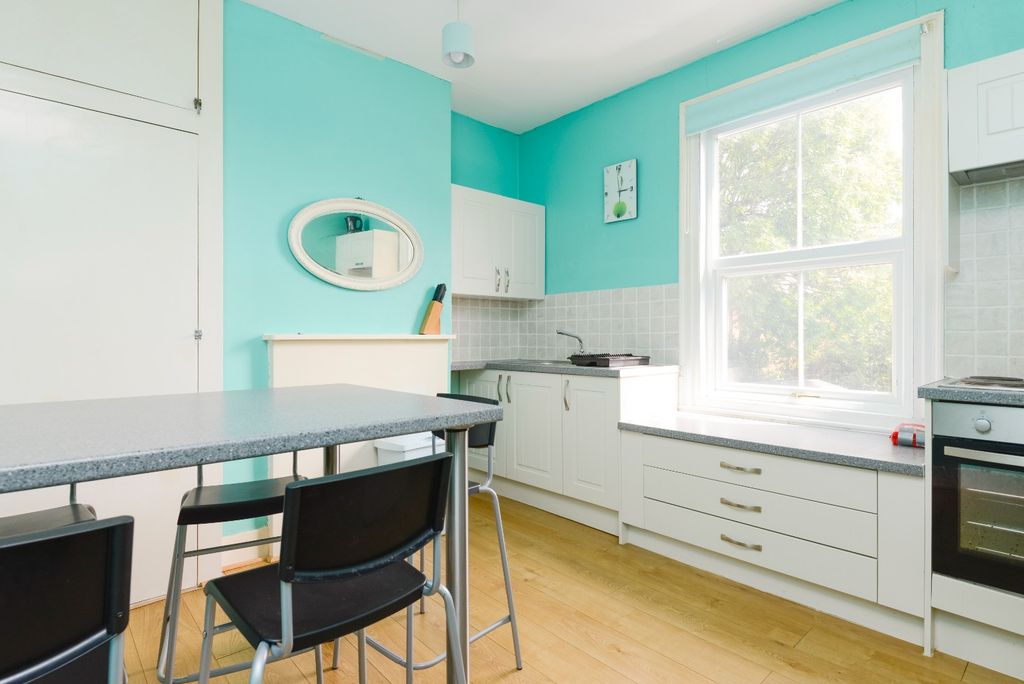 Property photo 2 of 13 1062575