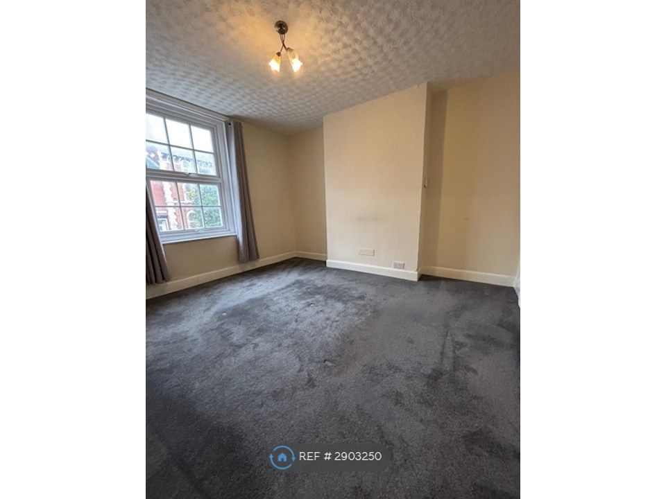 Property photo 3 of 14 Bedroom 2
