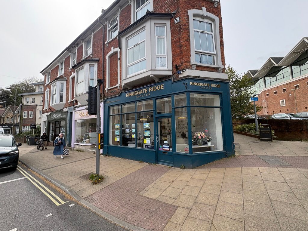 Property photo 1 of 7 Photo 7