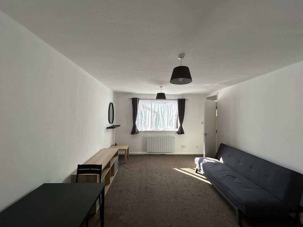 Property photo 2 of 13 Image