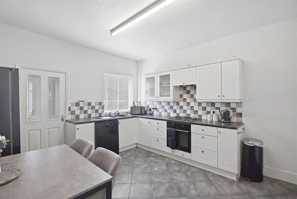 Property photo 3 of 13 Kitchen/Diner