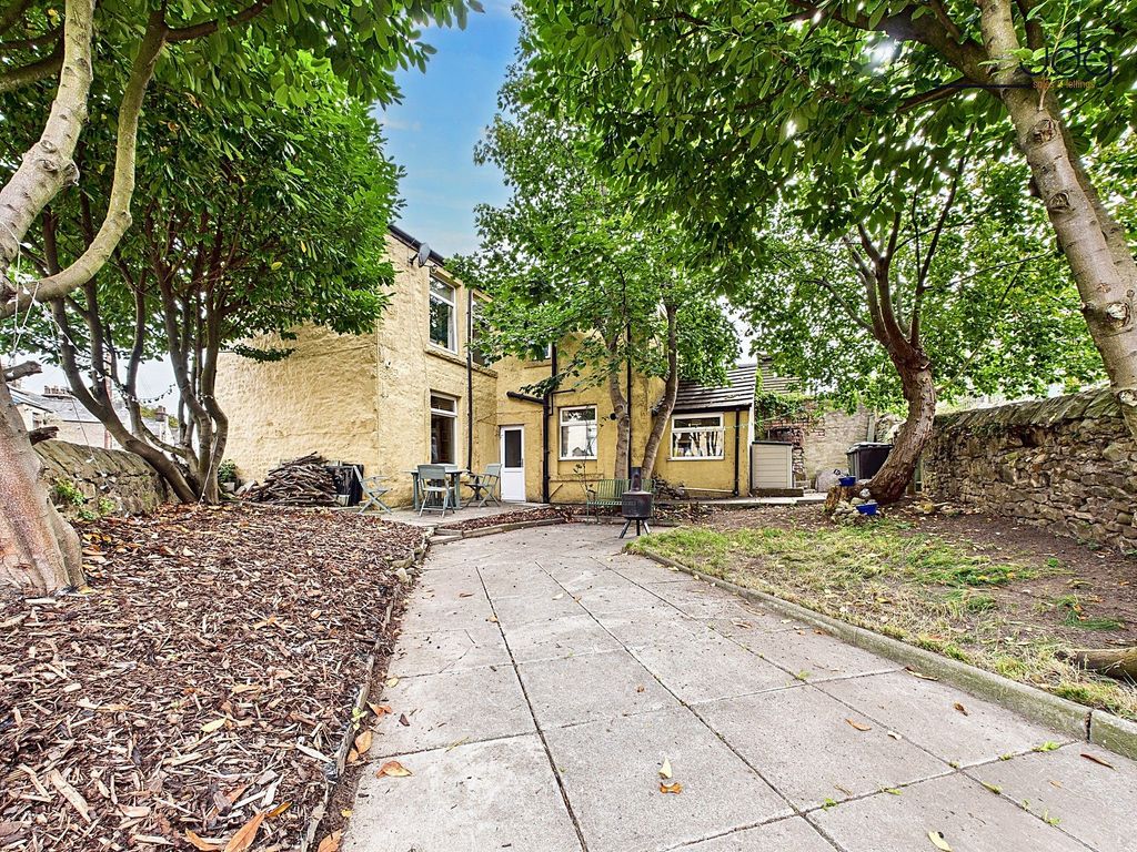 Property photo 2 of 13 Spacious Garden With Seating Areas, Rear Of The Property