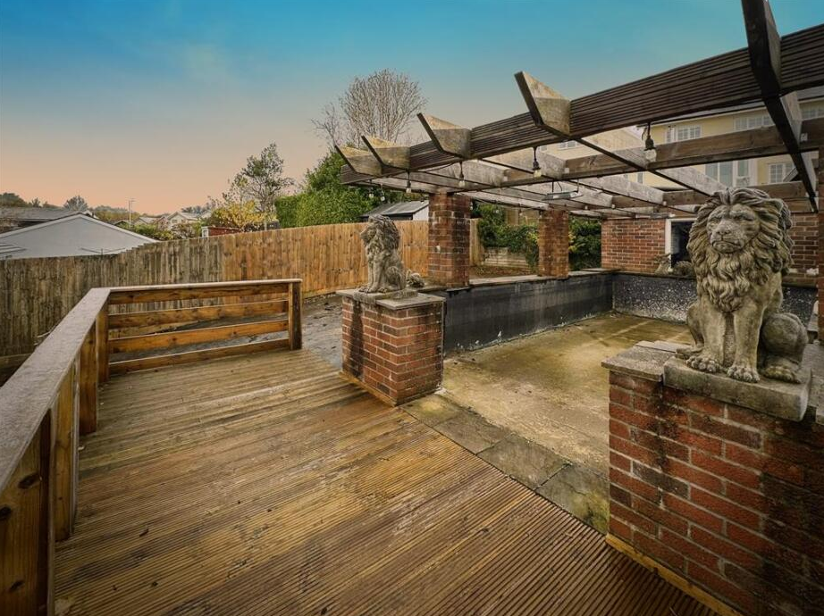 Property photo 2 of 15
