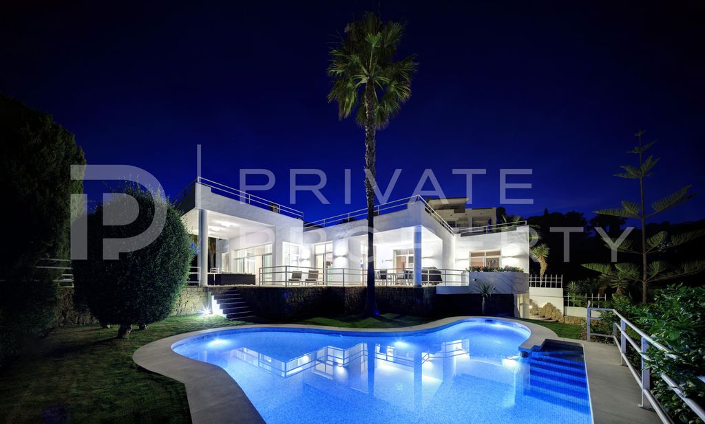 Property photo 1 of 18