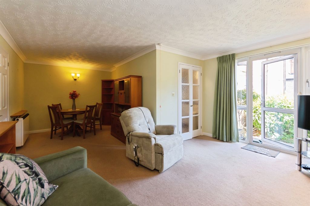 Property photo 2 of 18