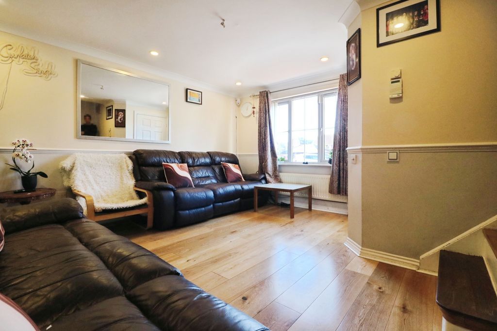 Property photo 3 of 12 Photo 6