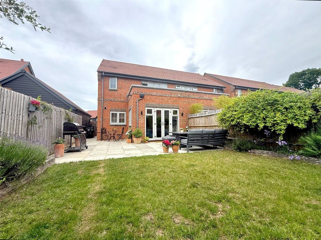 Property photo 2 of 19 Picture No. 11