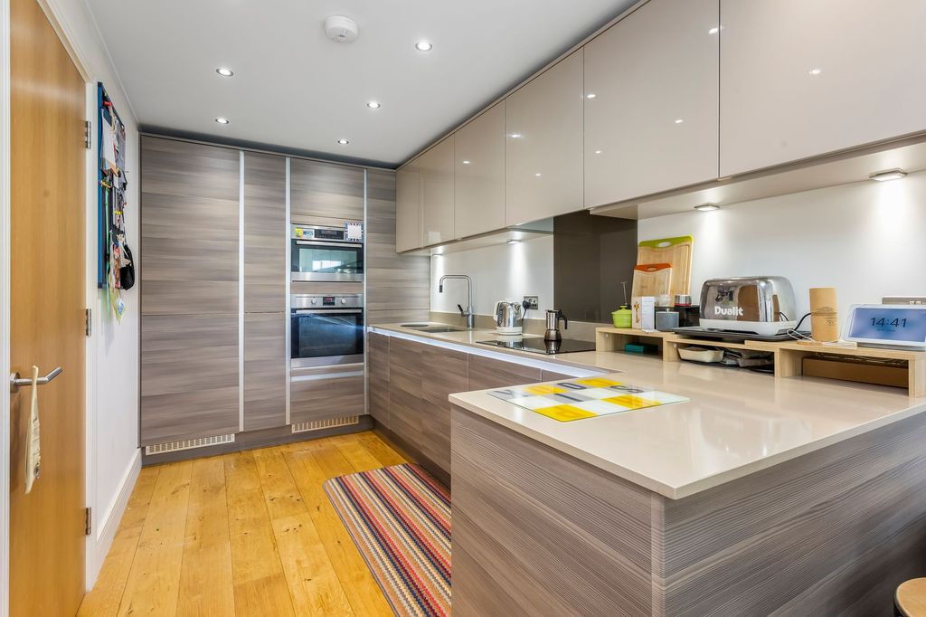 Property photo 3 of 18