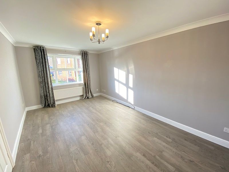 Property photo 3 of 10 Living Room