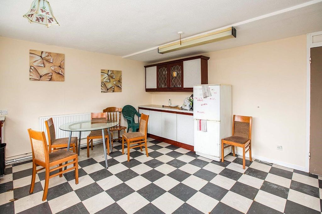 Property photo 3 of 8 Picture No. 02