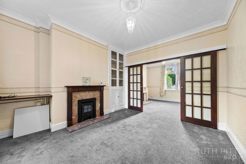 Property photo 3 of 32