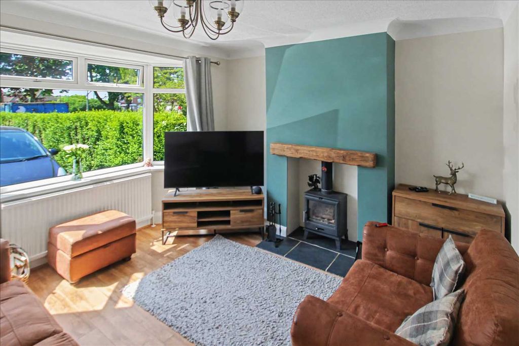 Property photo 2 of 9 Lounge