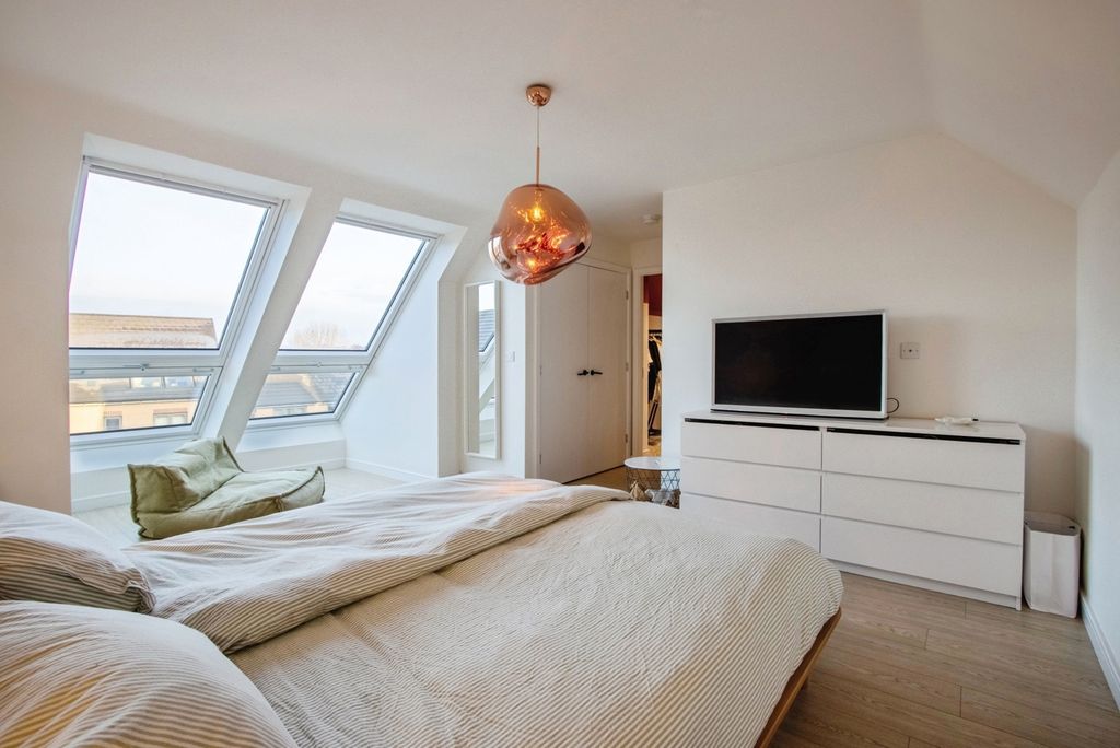 Additional image 18 of 4 bed detached house for saleHeath View, Wakefield, West Yorkshire WF1