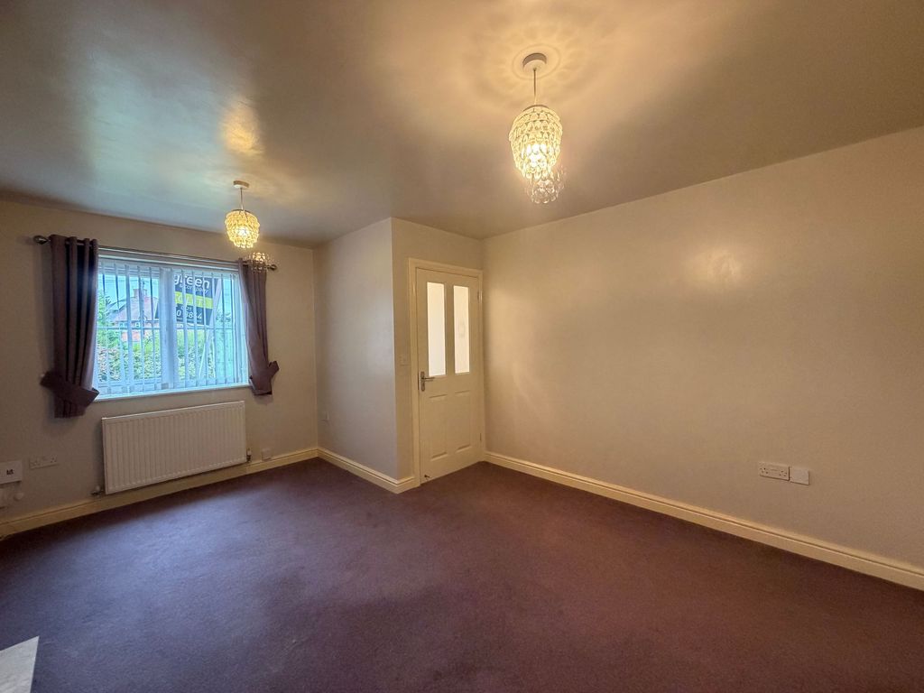 Property photo 3 of 27