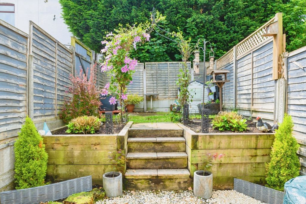 Property photo 2 of 17 Photo