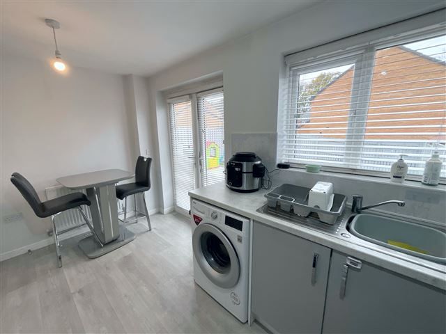 Property photo 2 of 21 Kitchen/Diner