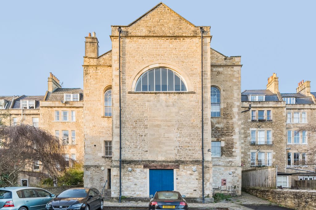 Property photo 1 of 33