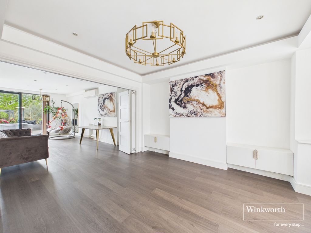 Property photo 1 of 23 Photograph