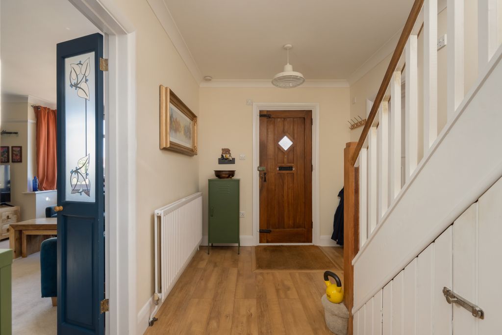 Property photo 3 of 23 Entrance Hall